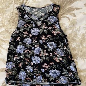 American Eagle Floral Top. Sz M